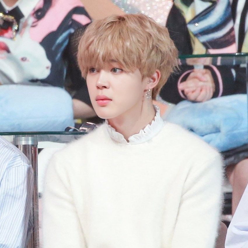 Foto aktivitas terbaru Jimin (BTS)