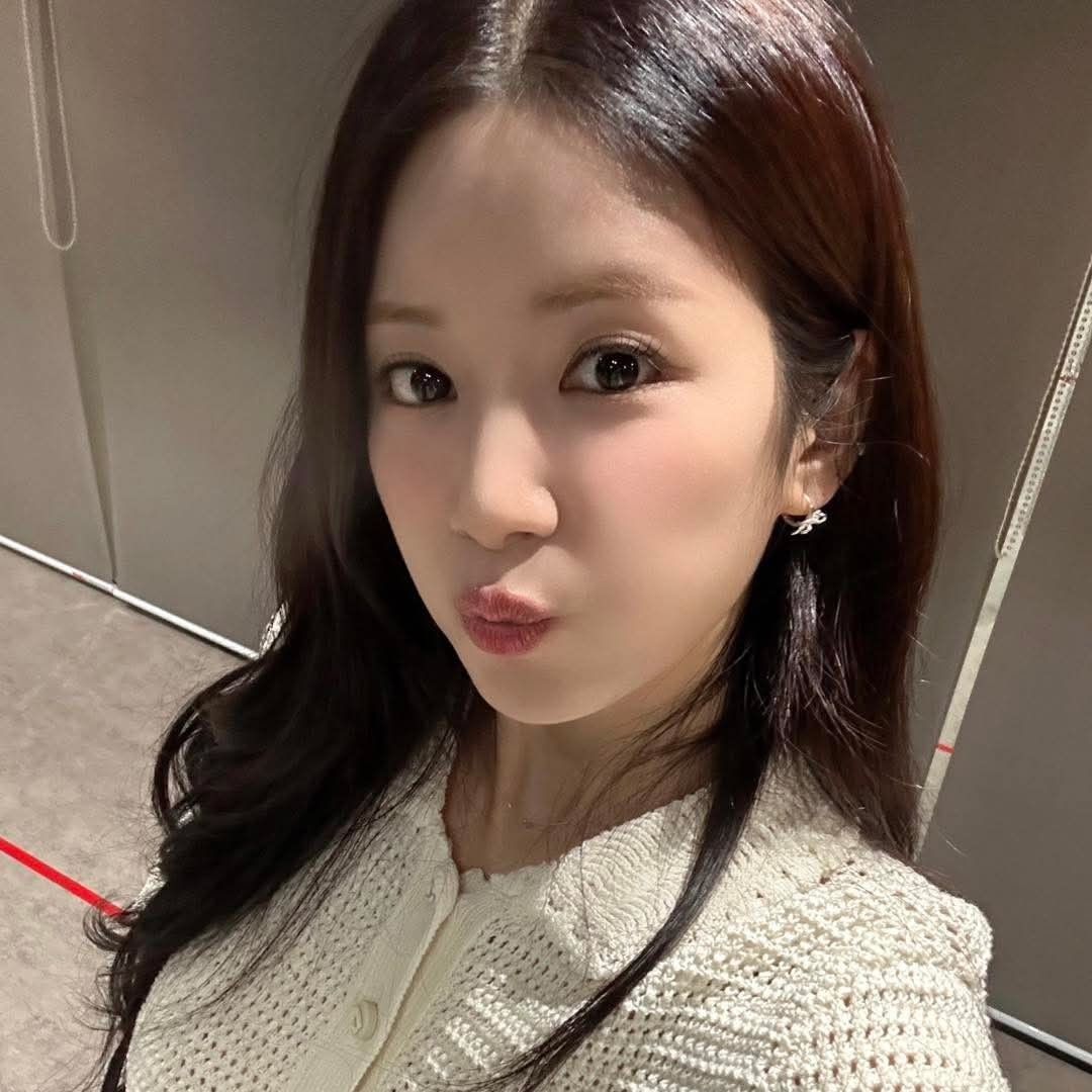 パク・チョロン (Apink)の最新写真