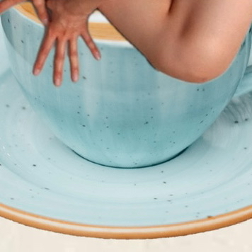 A moment captured by Monday (Weeekly)'s fan