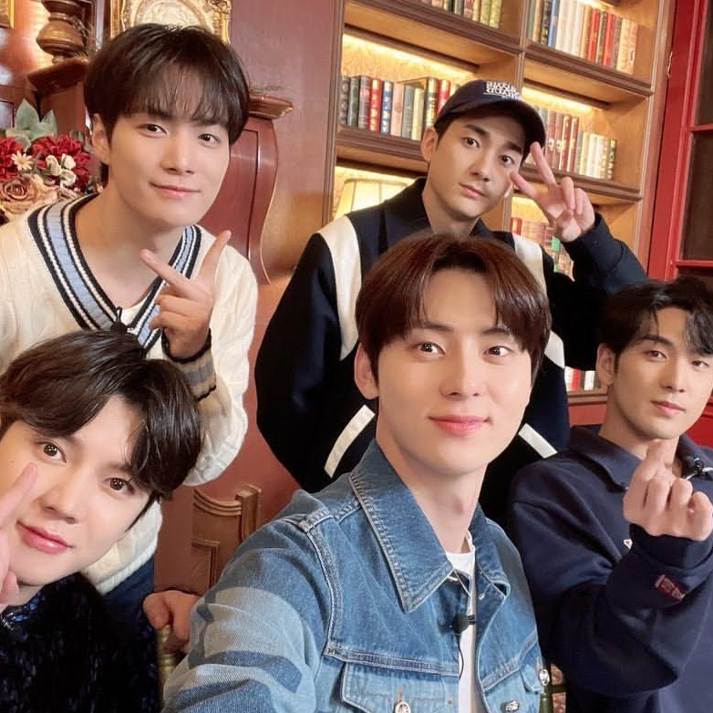 Latest photo of NU'EST