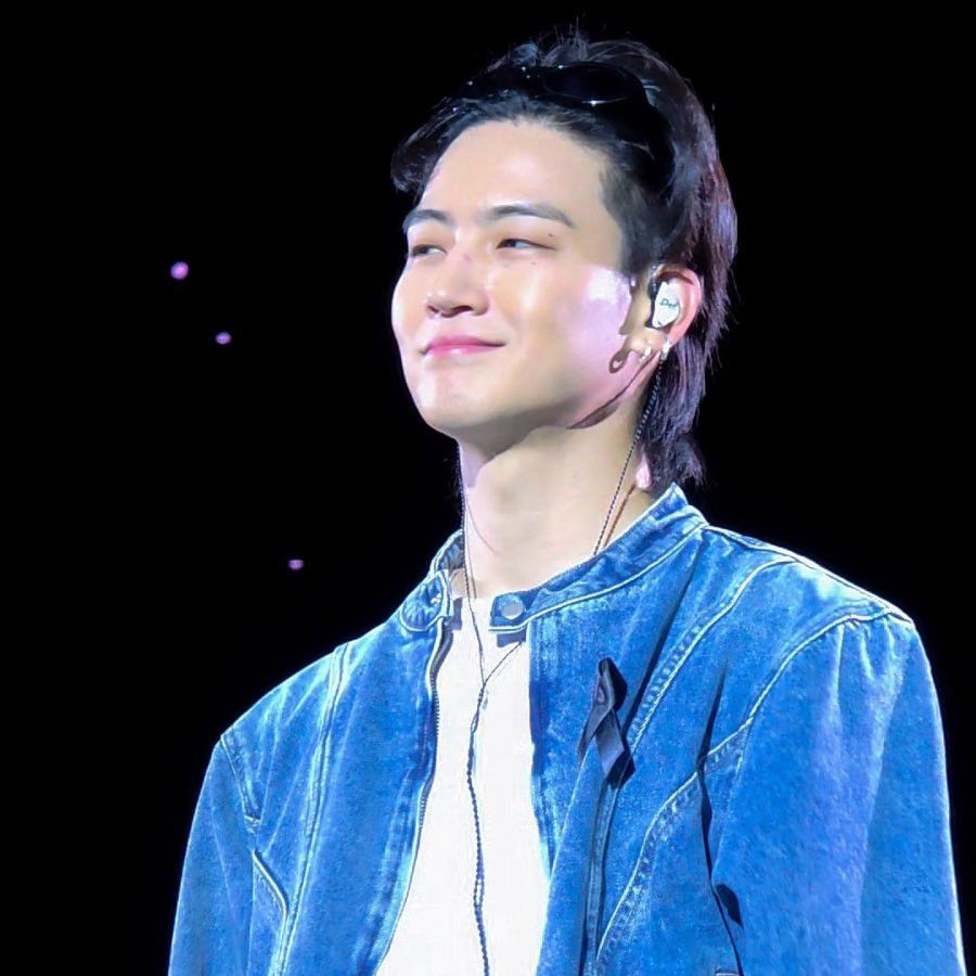 A moment captured by JAY B (GOT7)'s fan