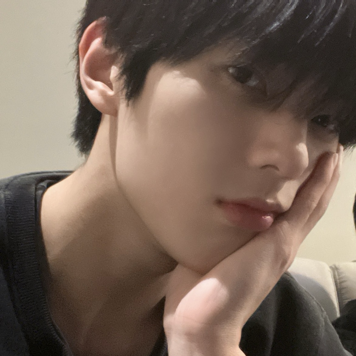 Behind-the-scenes cut of LEEJEONG (WHIB)