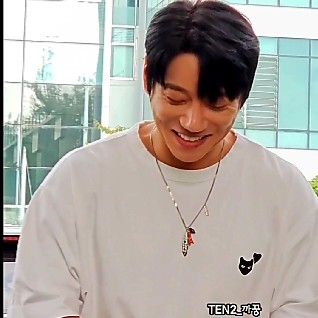 Recent activity shot of Hwang Chiyeol