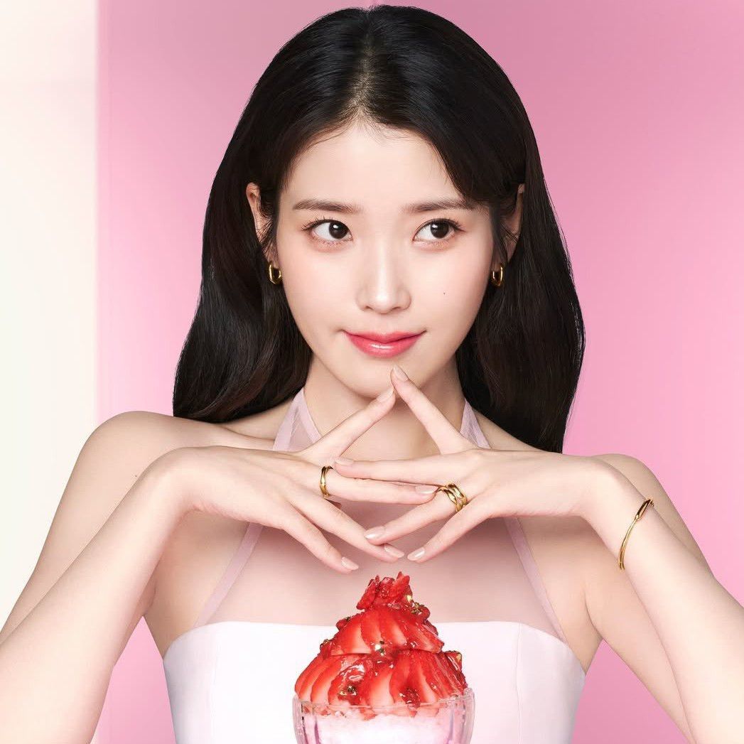Behind-the-scenes cut of IU