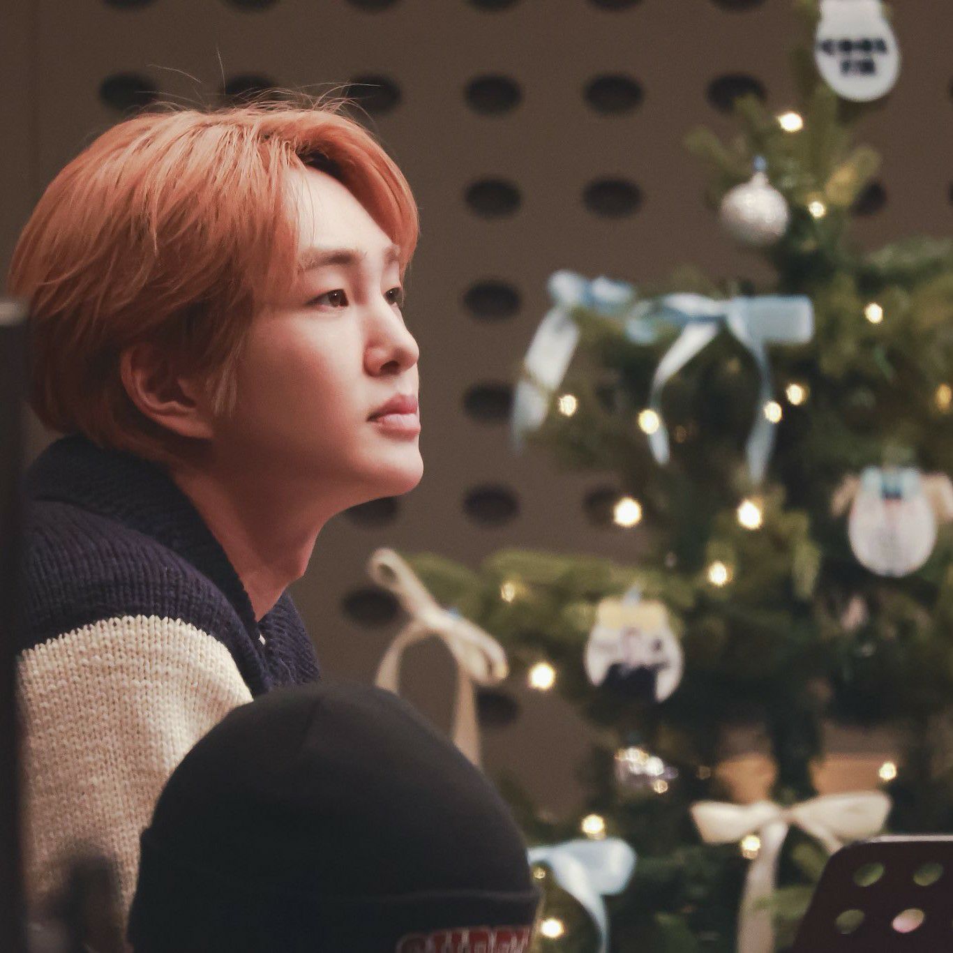 Behind-the-scenes cut of Onew (SHINee)