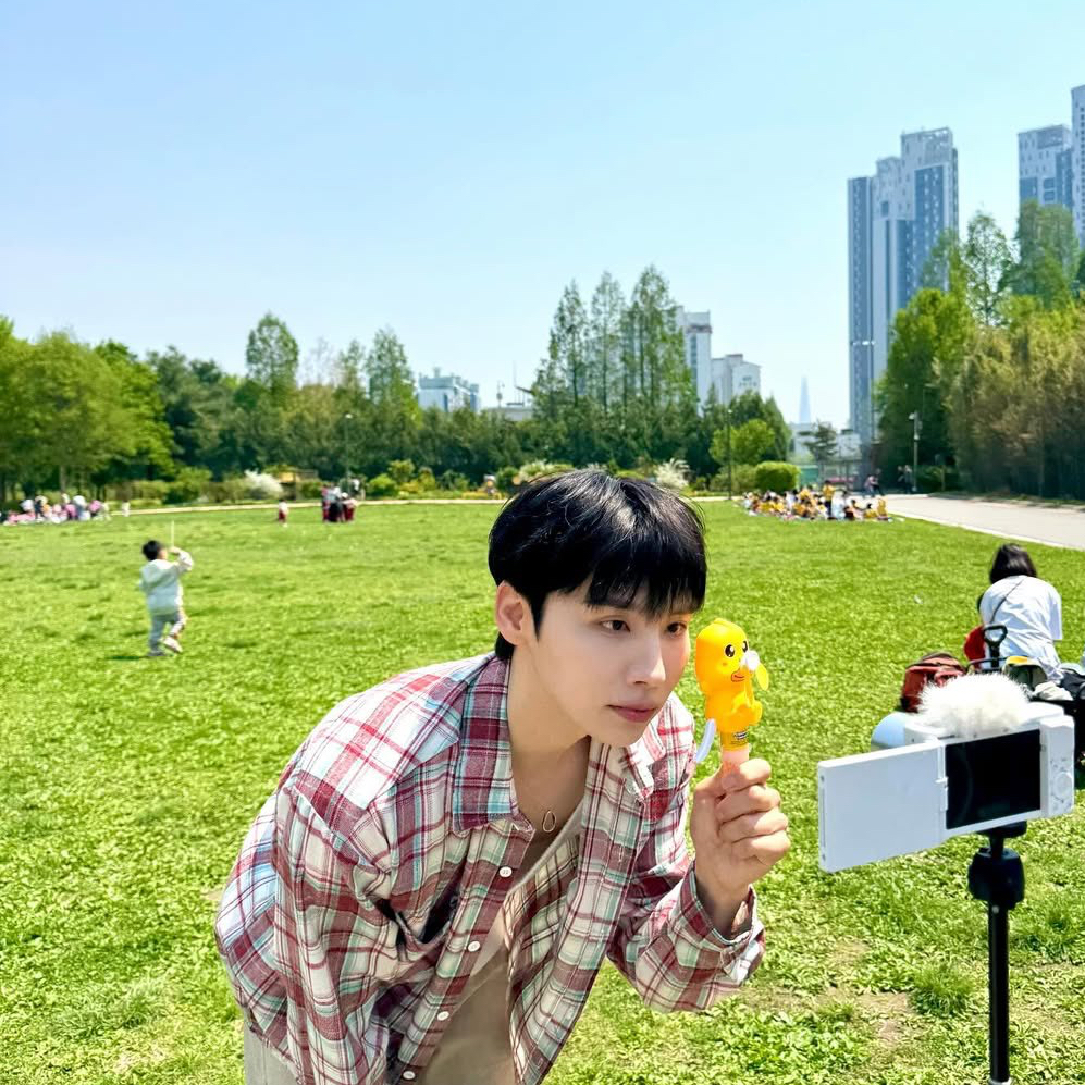 전웅 (AB6IX) 최근 활동샷