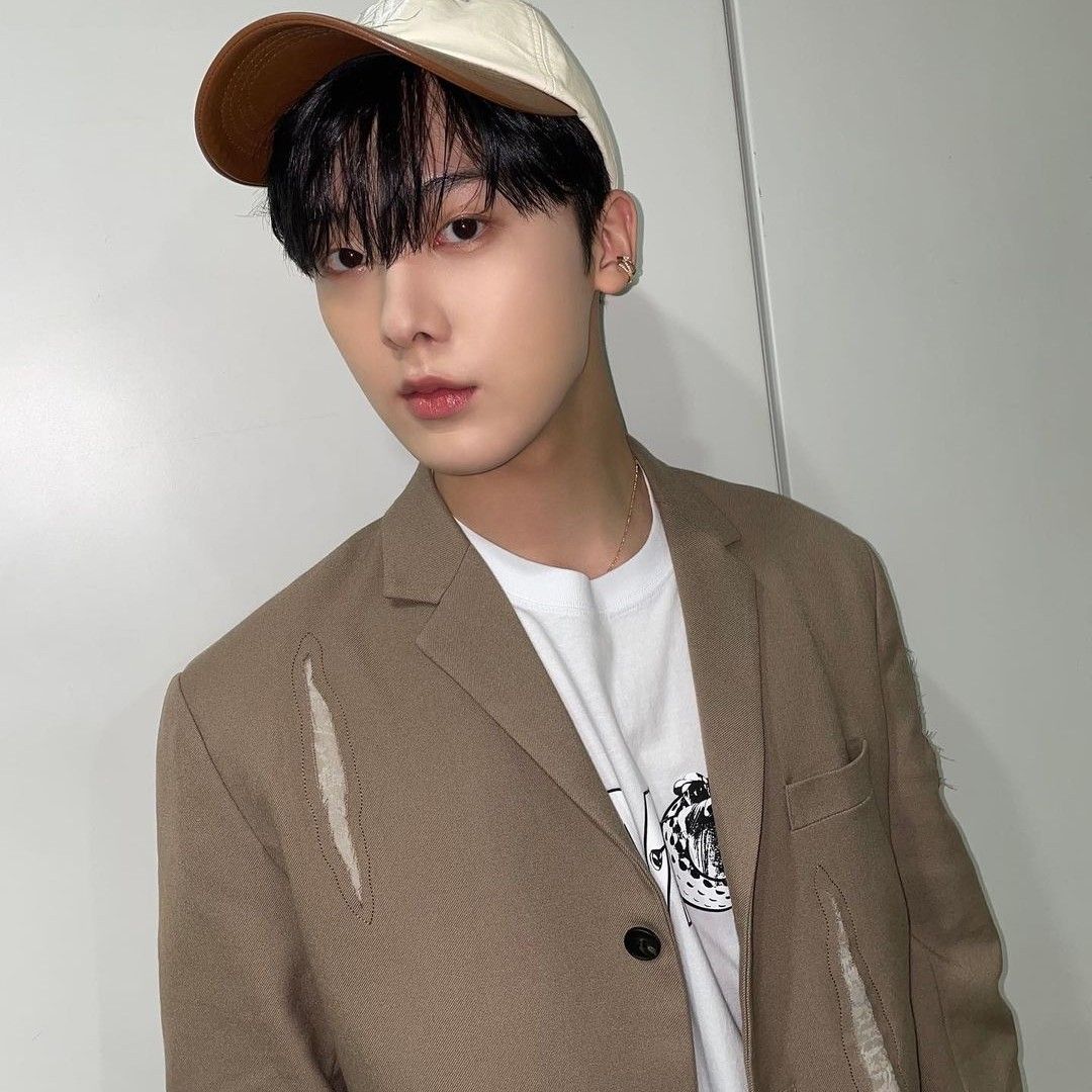 A moment captured by ASTRO's fan