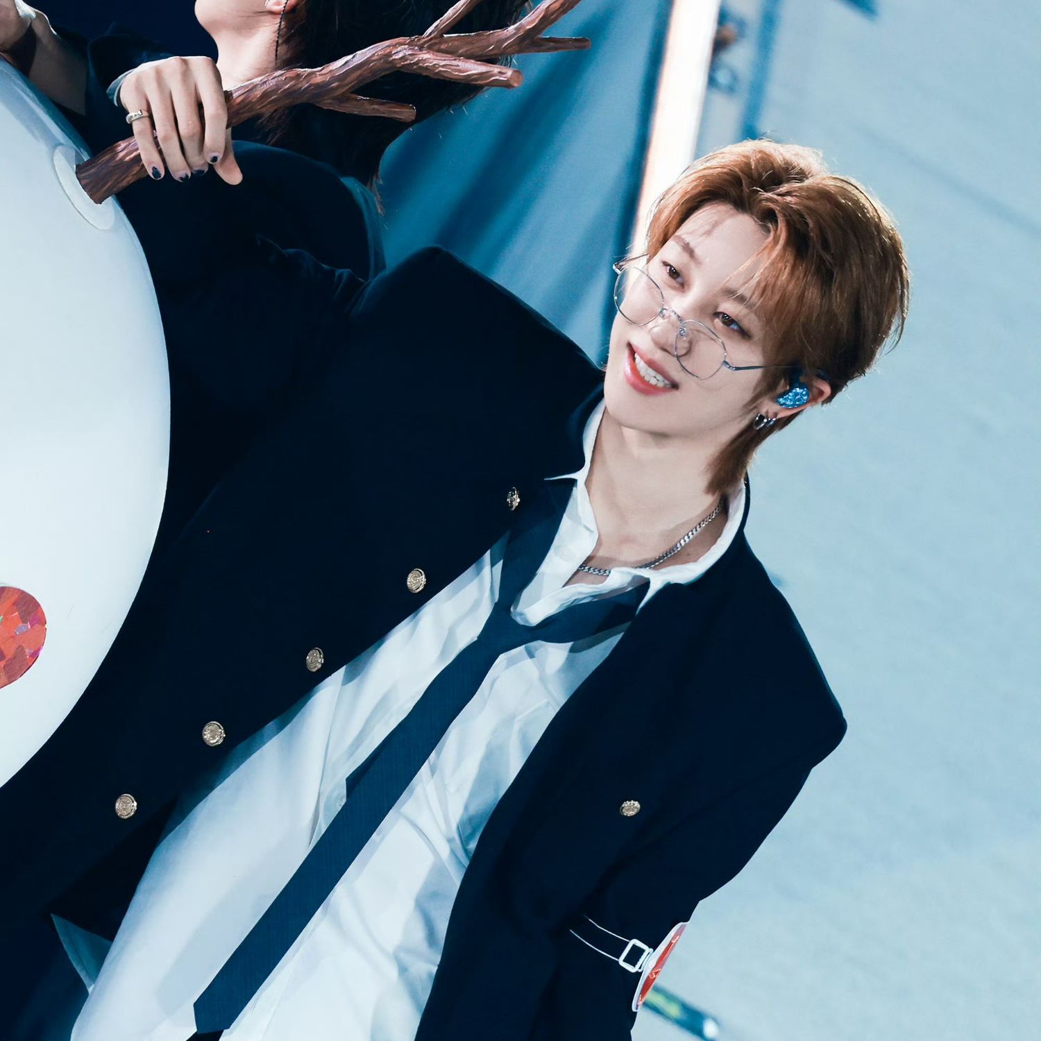 Behind-the-scenes cut of The 8 (SEVENTEEN)