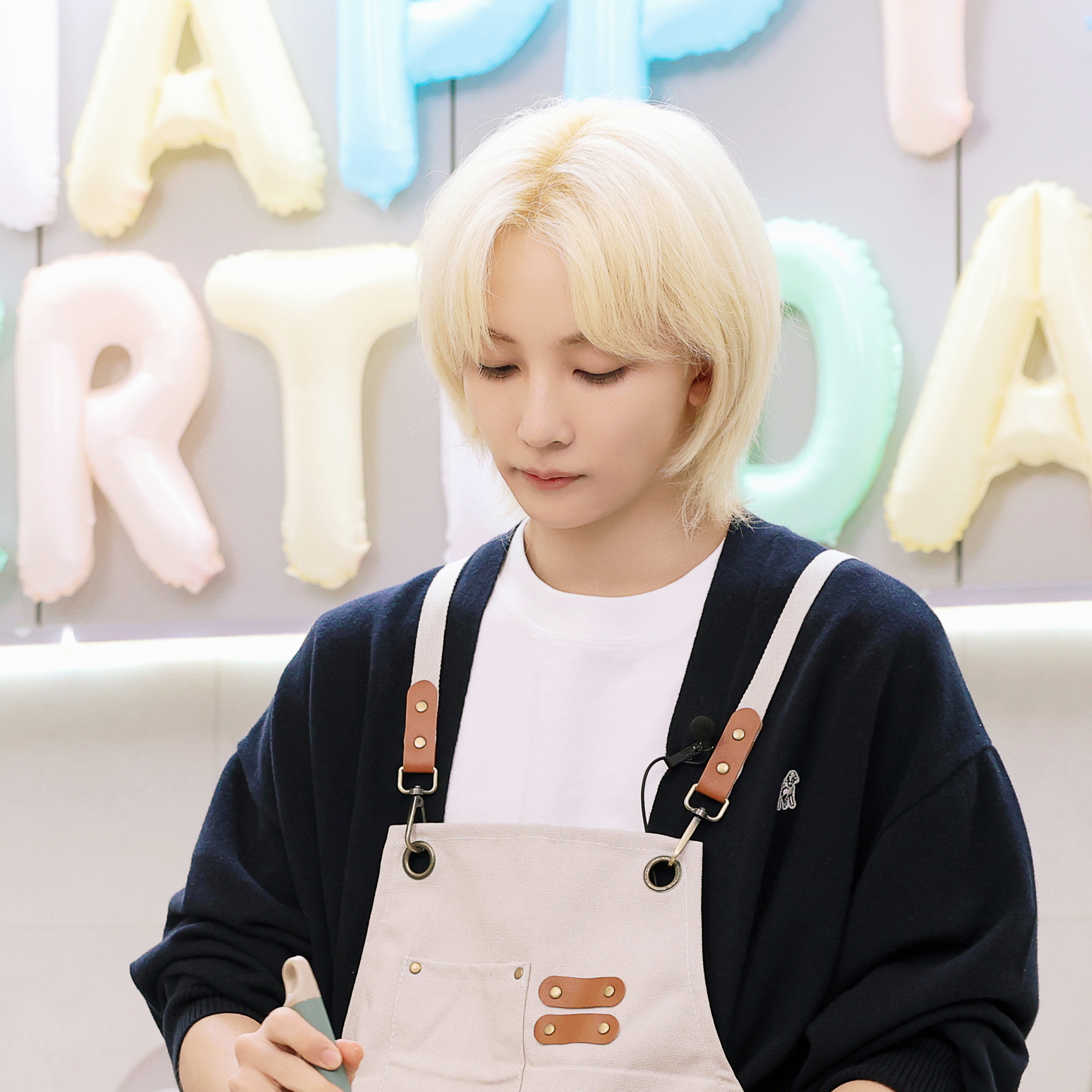 Recent activity shot of Jeonghan (SEVENTEEN)