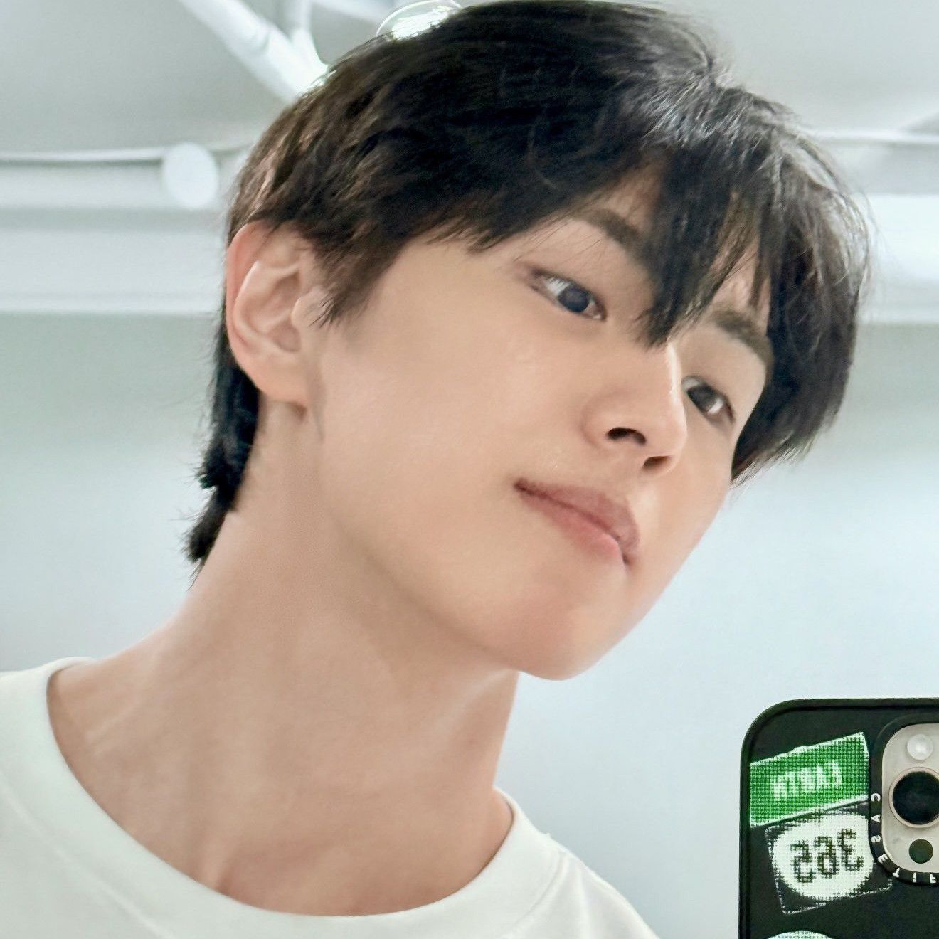 Latest photo of Yonghee (CIX)