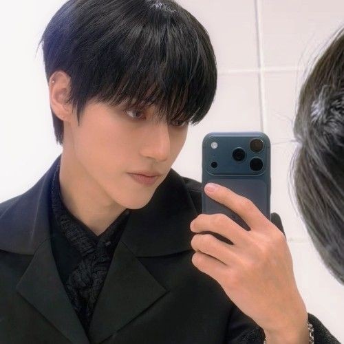 Popular profile image of Wooyoung (ATEEZ) selected by votes