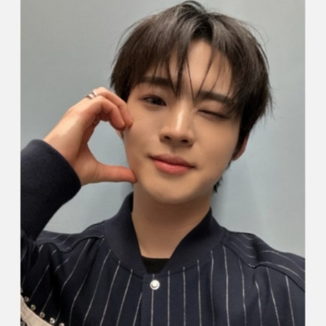Latest photo of Hyojin (ONF)
