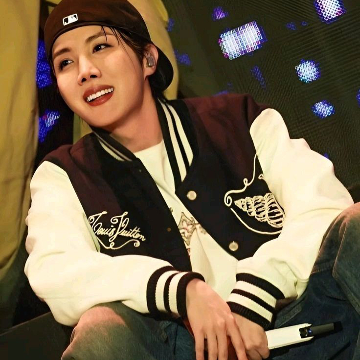 제이홉 (방탄소년단) 최근 활동샷