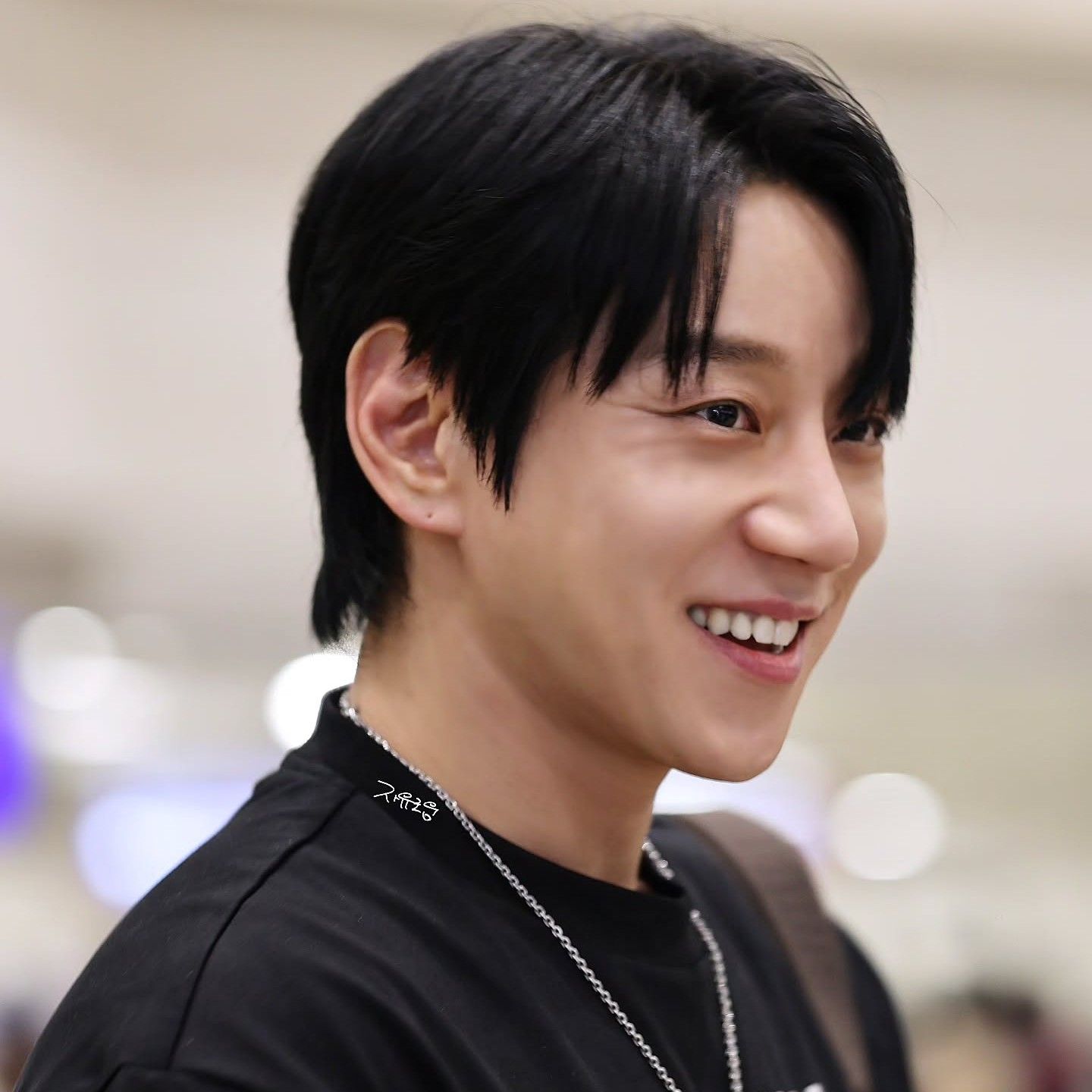 Recent activity shot of Hwang Chiyeol