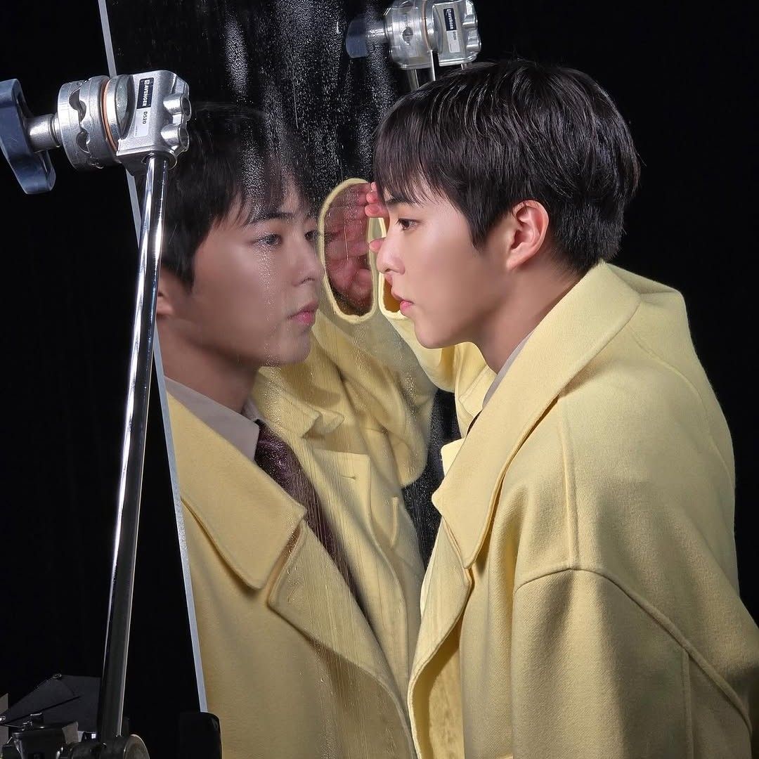 A moment captured by Xiumin (EXO)'s fan