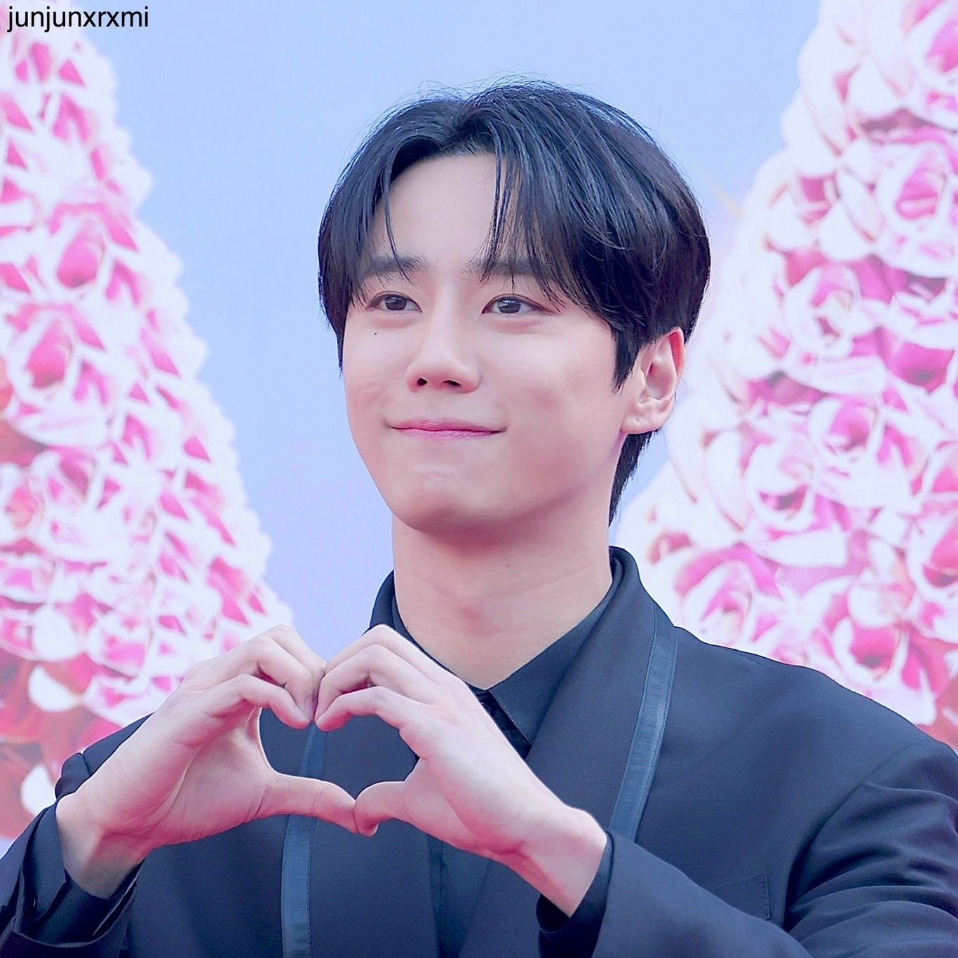 Behind-the-scenes cut of Lee Junyoung