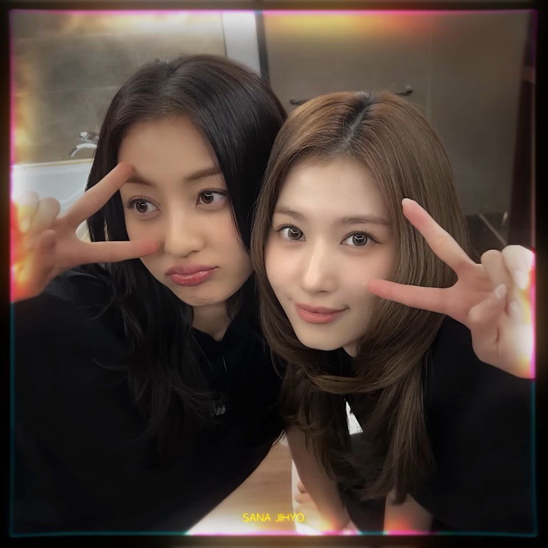 Latest photo of TWICE