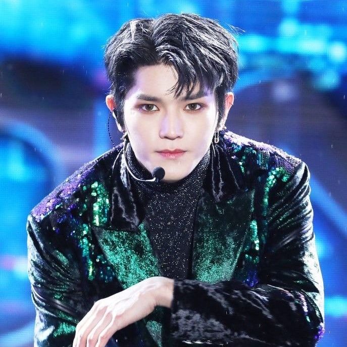 태용 (NCT 127)의 최신 사진