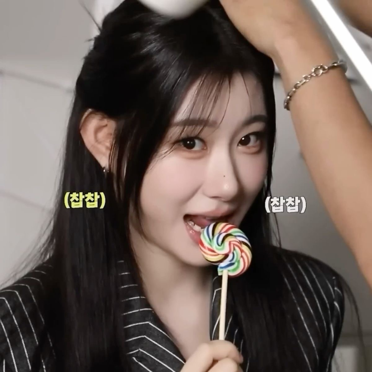 Behind-the-scenes cut of Chaeryeong (ITZY)