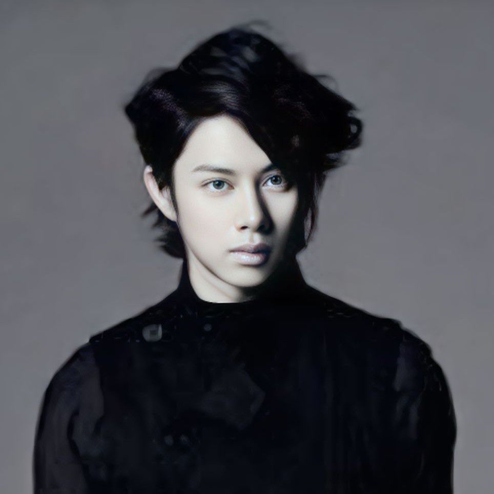 Latest photo of Heechul (Super Junior)