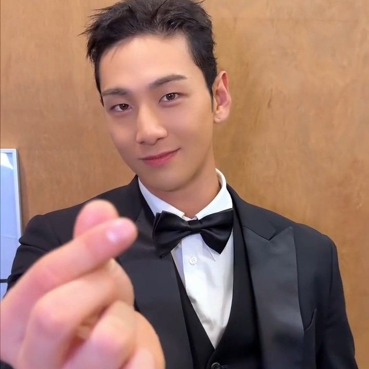 A moment captured by Baekho's fan