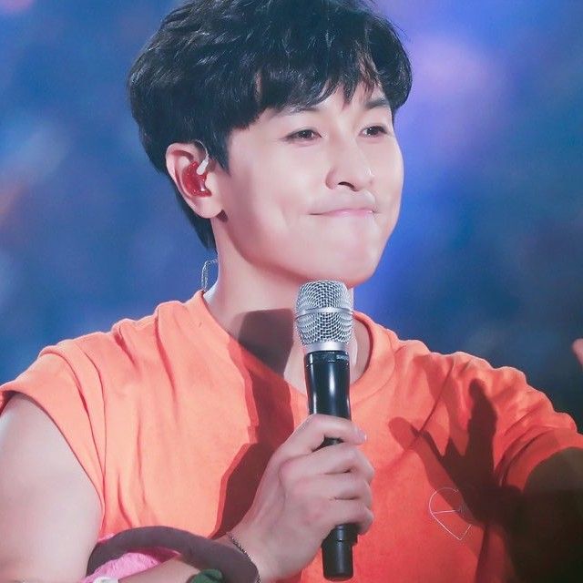 Behind-the-scenes cut of Kim Dongwan (SHINHWA)