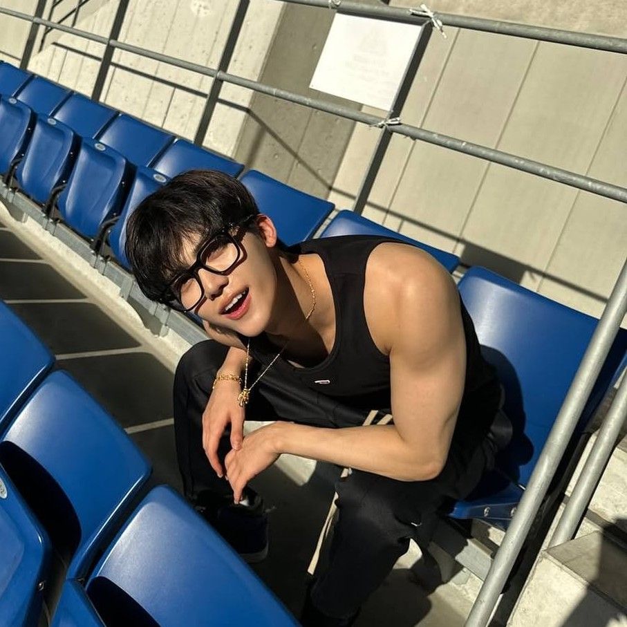 Behind-the-scenes cut of NCT