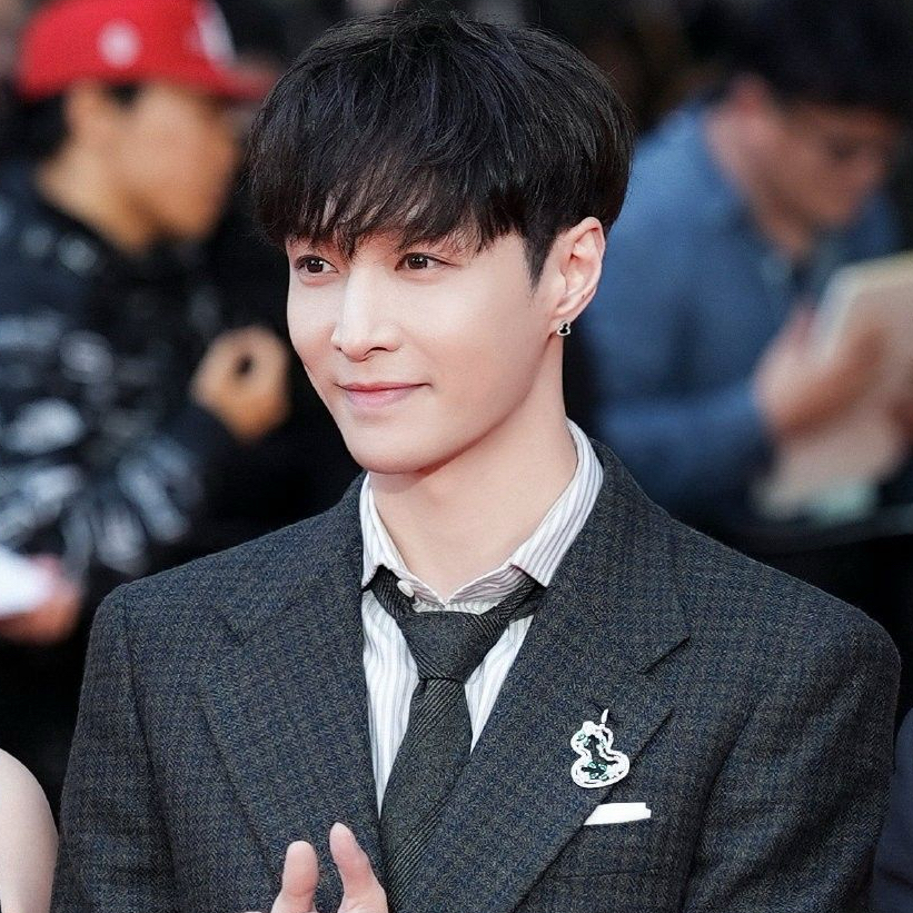 A moment captured by Lay (EXO)'s fan