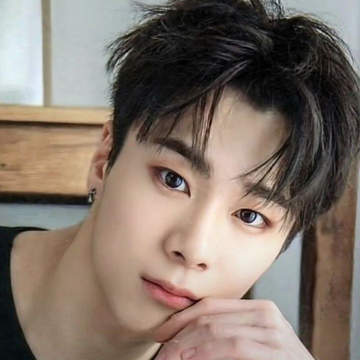 A moment captured by Moonbin (ASTRO)'s fan