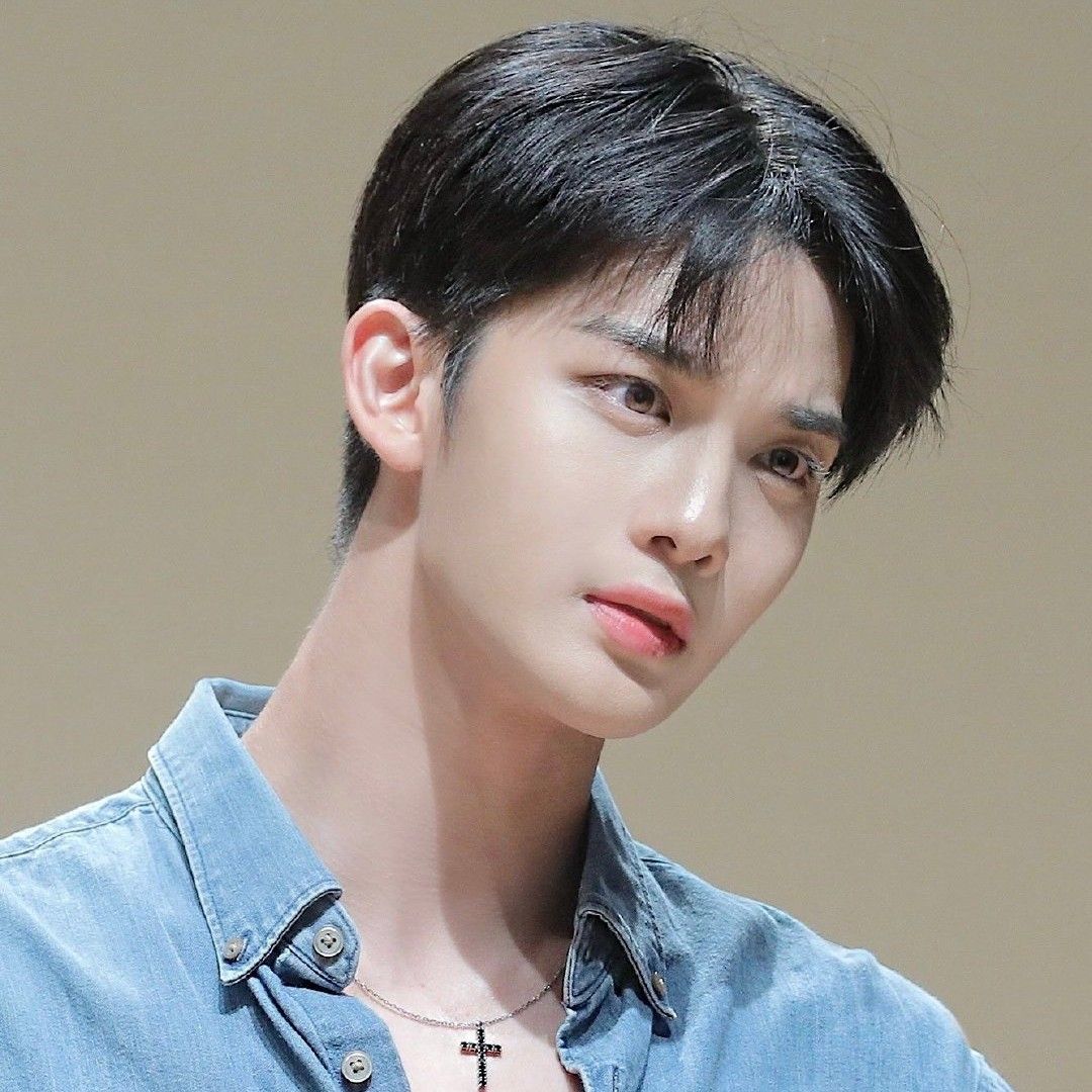 A moment captured by Bae Jinyoung's fan