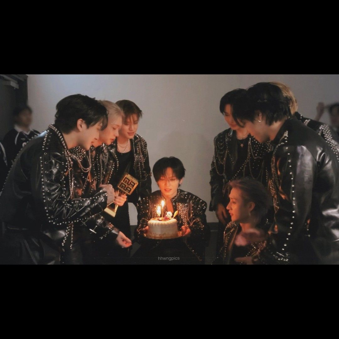 Behind-the-scenes cut of Stray Kids