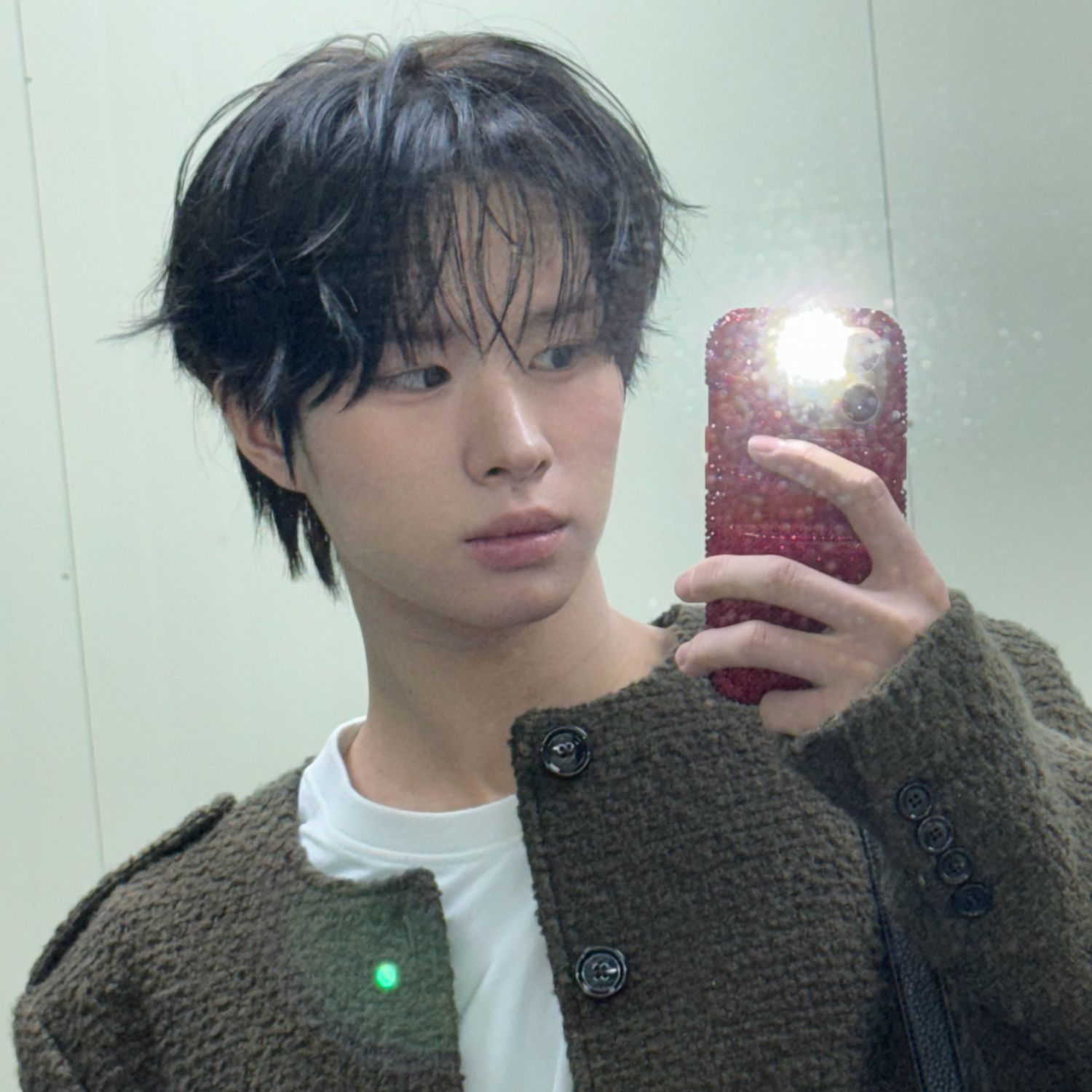 Behind-the-scenes cut of TWS