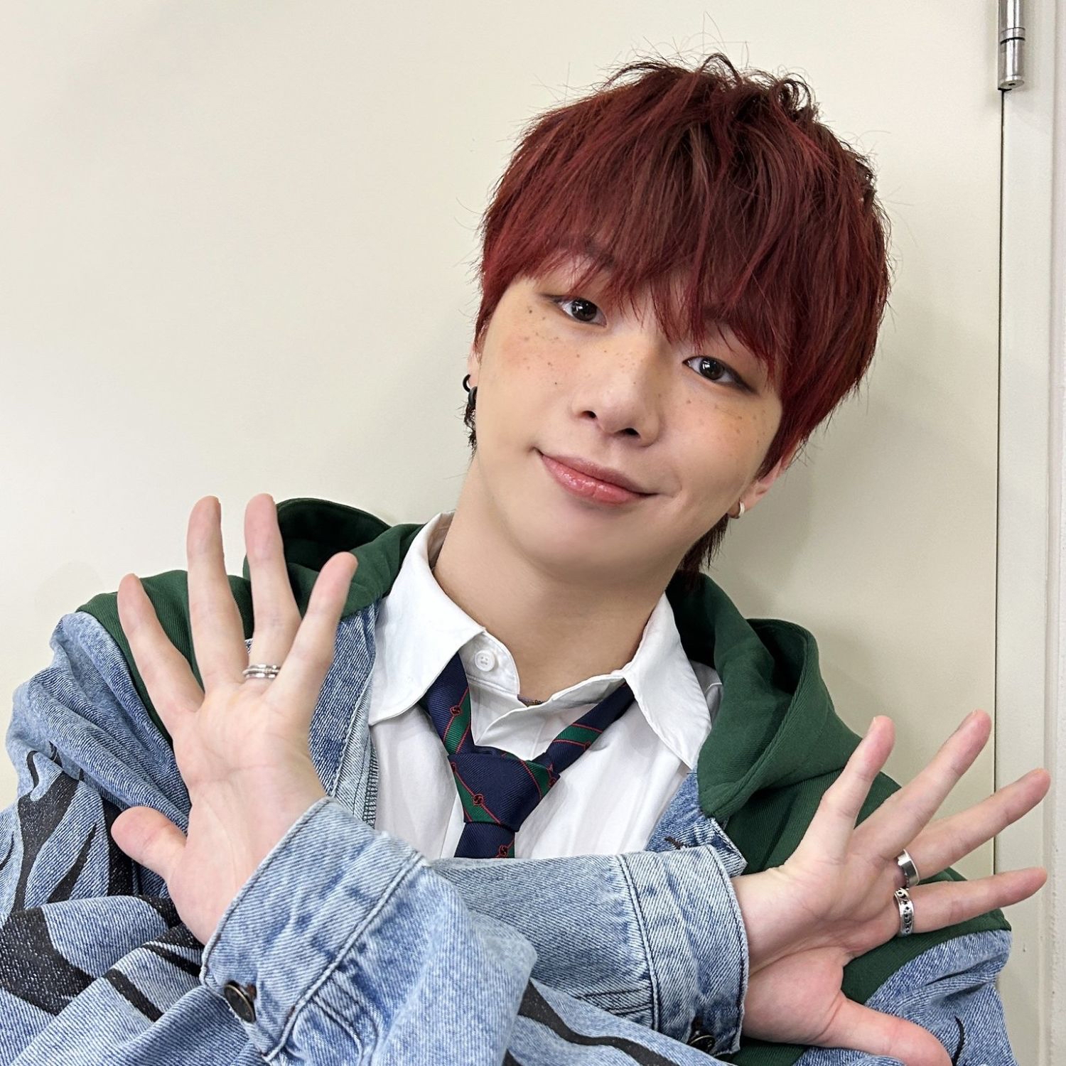 Behind-the-scenes cut of Kang Daniel