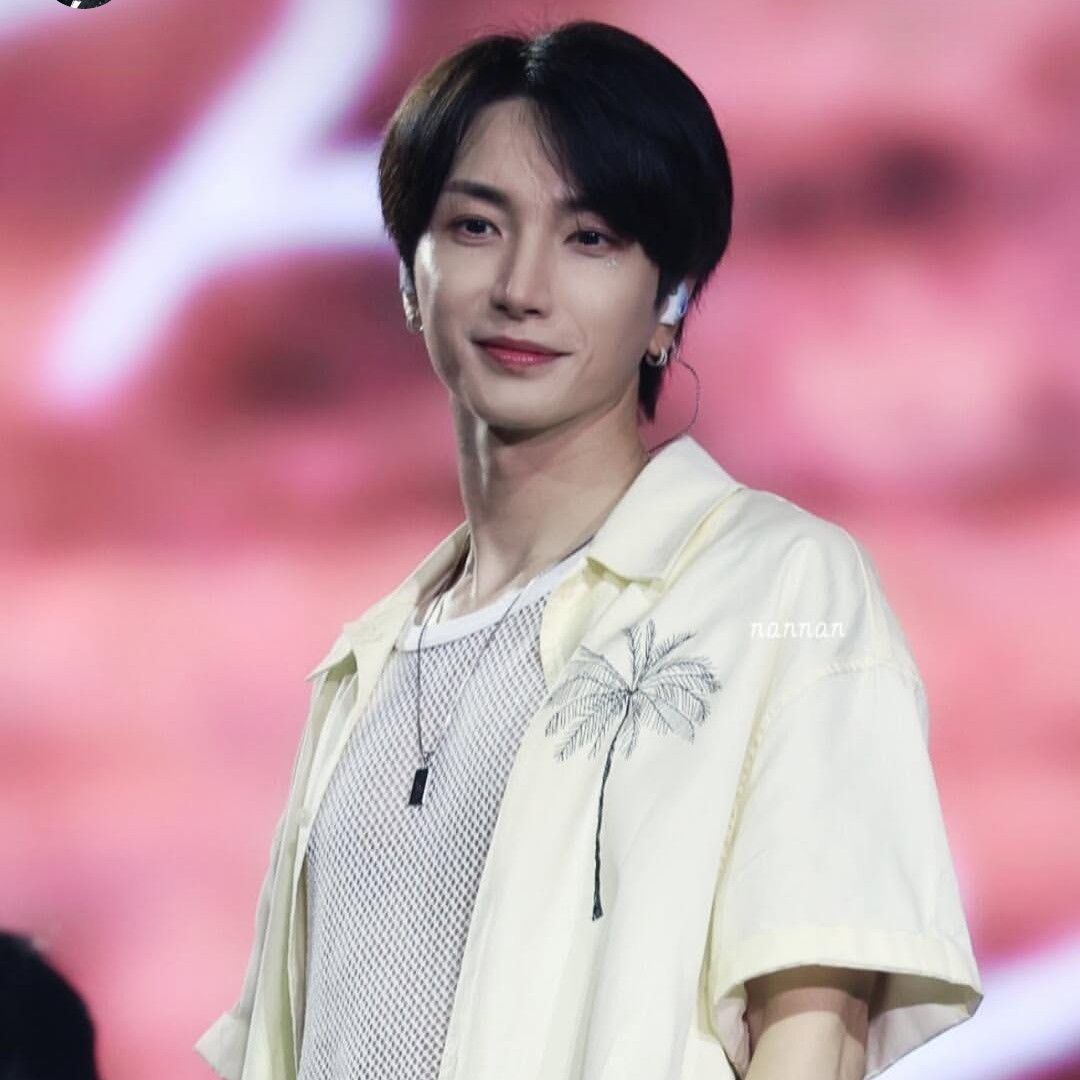 A moment captured by Leeteuk (Super Junior)'s fan