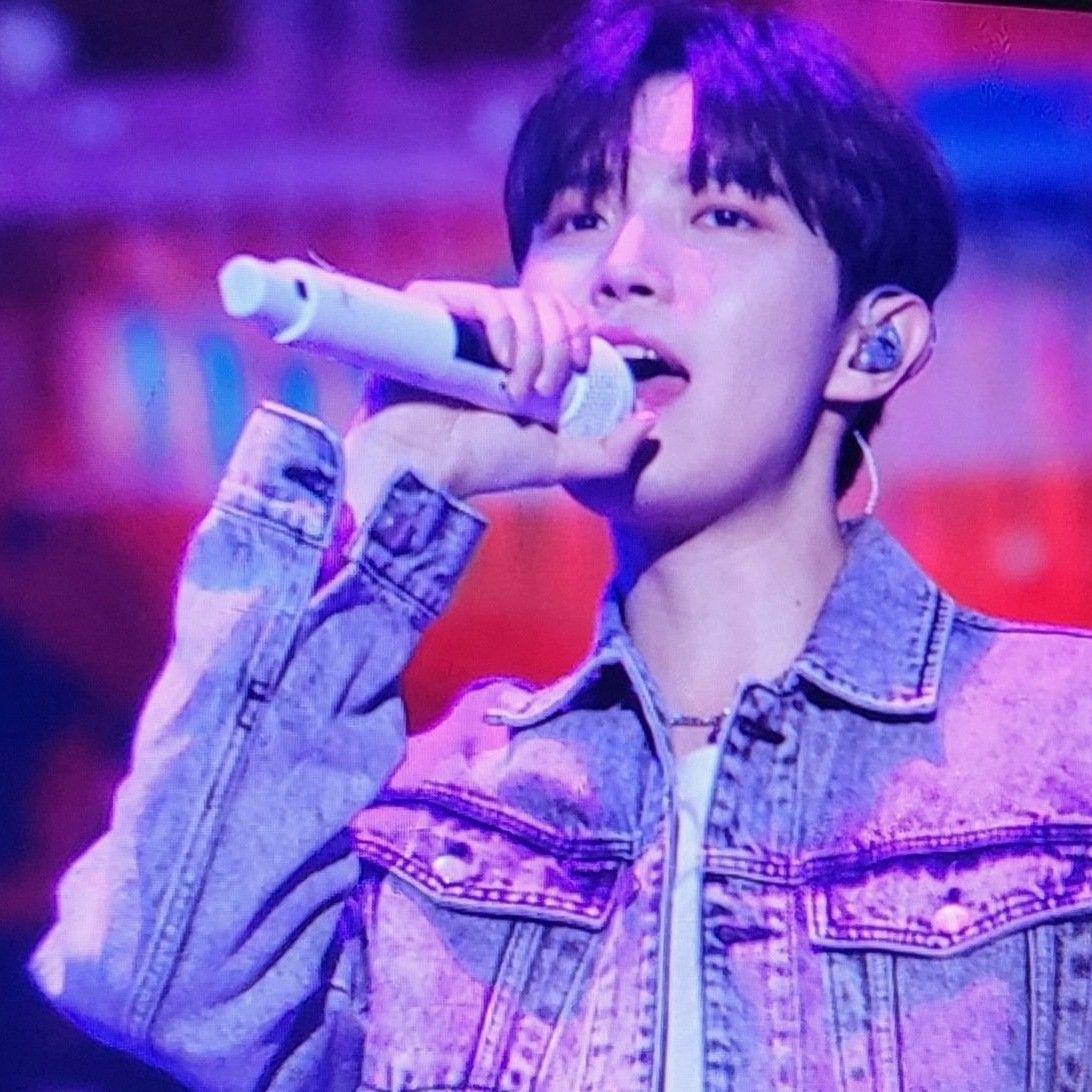 Behind-the-scenes cut of Kim Jaehwan