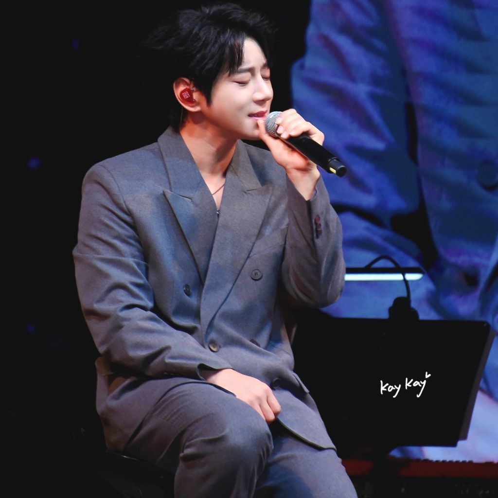 Foto terbaru Hwang Chiyeol