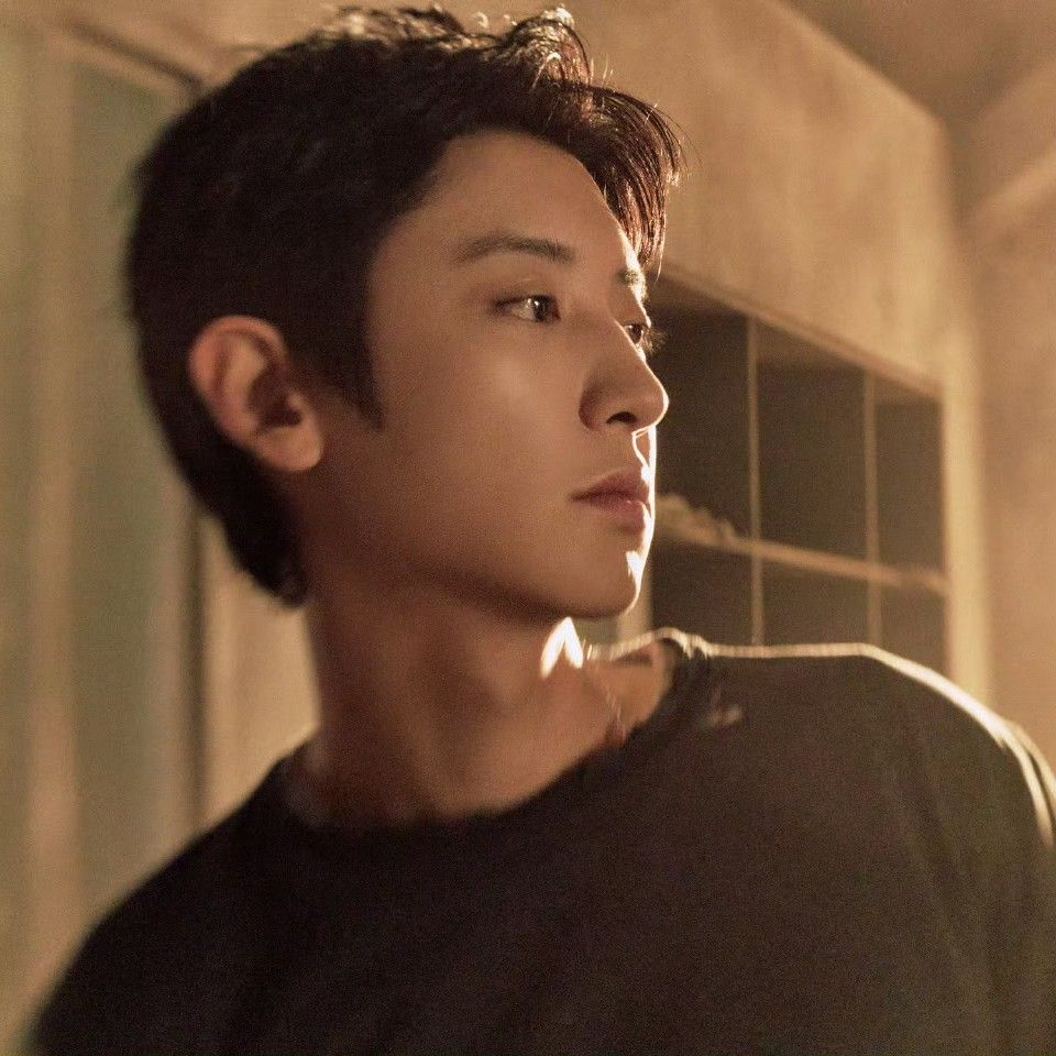 Latest photo of Chanyeol (EXO)