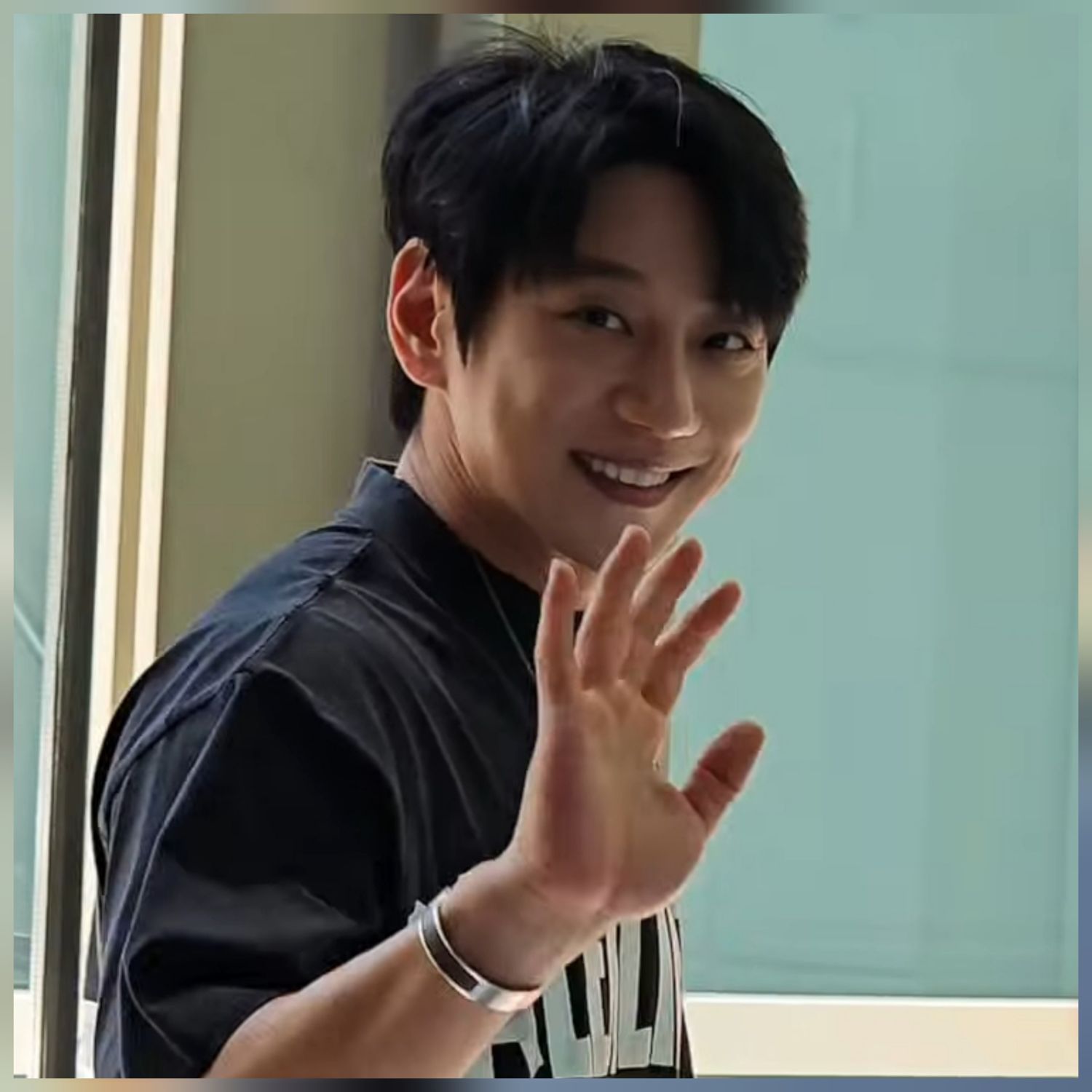 A moment captured by Hwang Chiyeol's fan