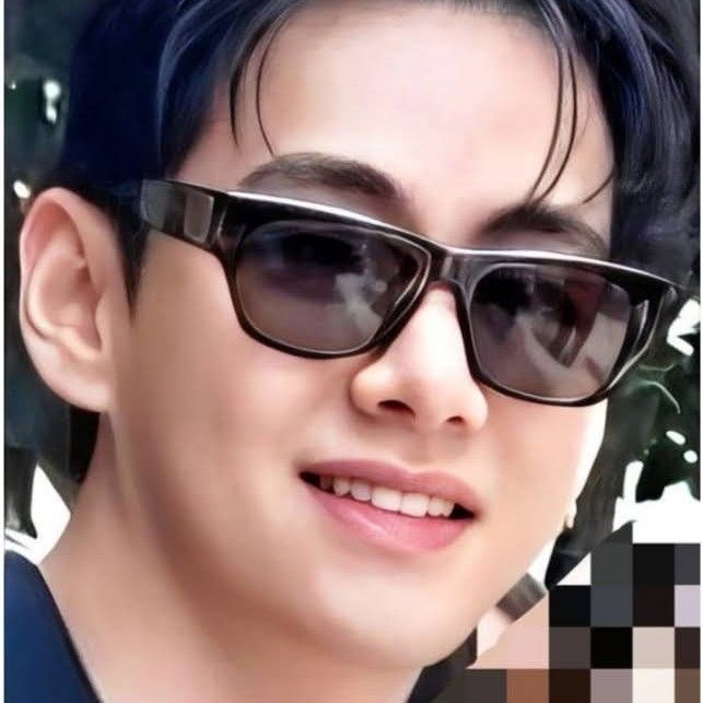 뷔 (방탄소년단)의 최신 사진