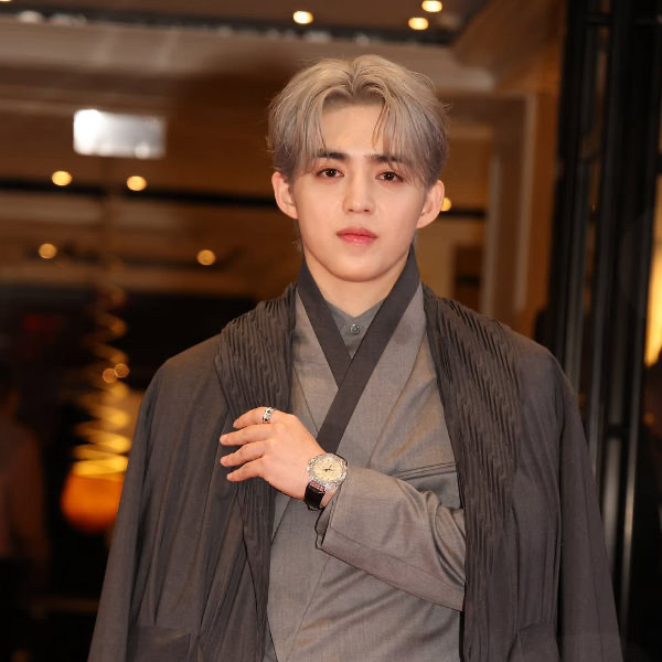 Recent activity shot of S.Coups (SEVENTEEN)