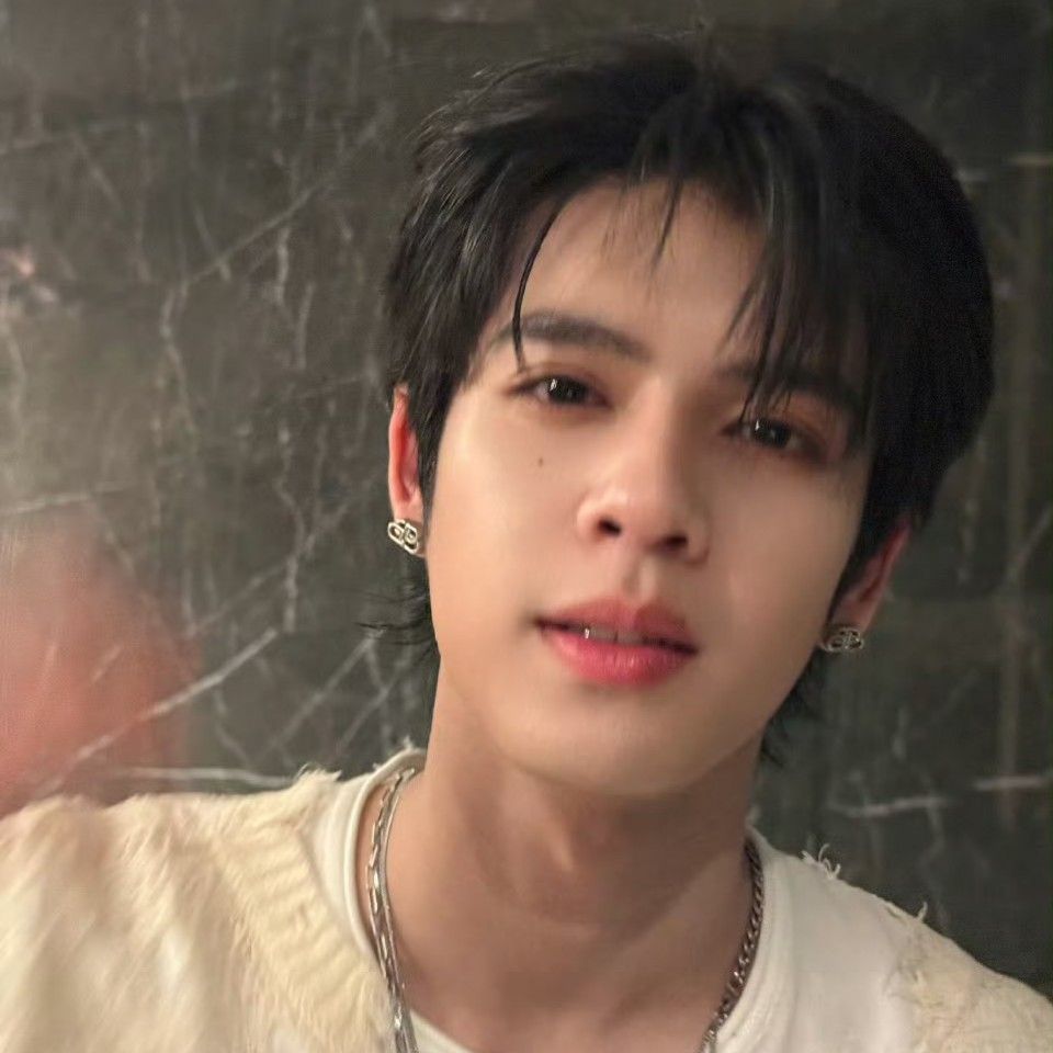 A moment captured by DORN (NexT1DE)'s fan