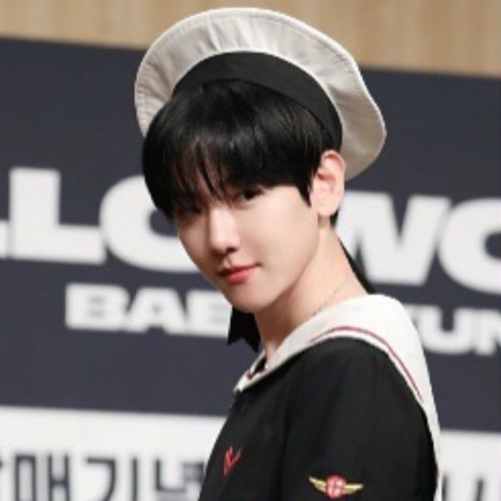 Recent activity shot of Baekhyun (EXO)