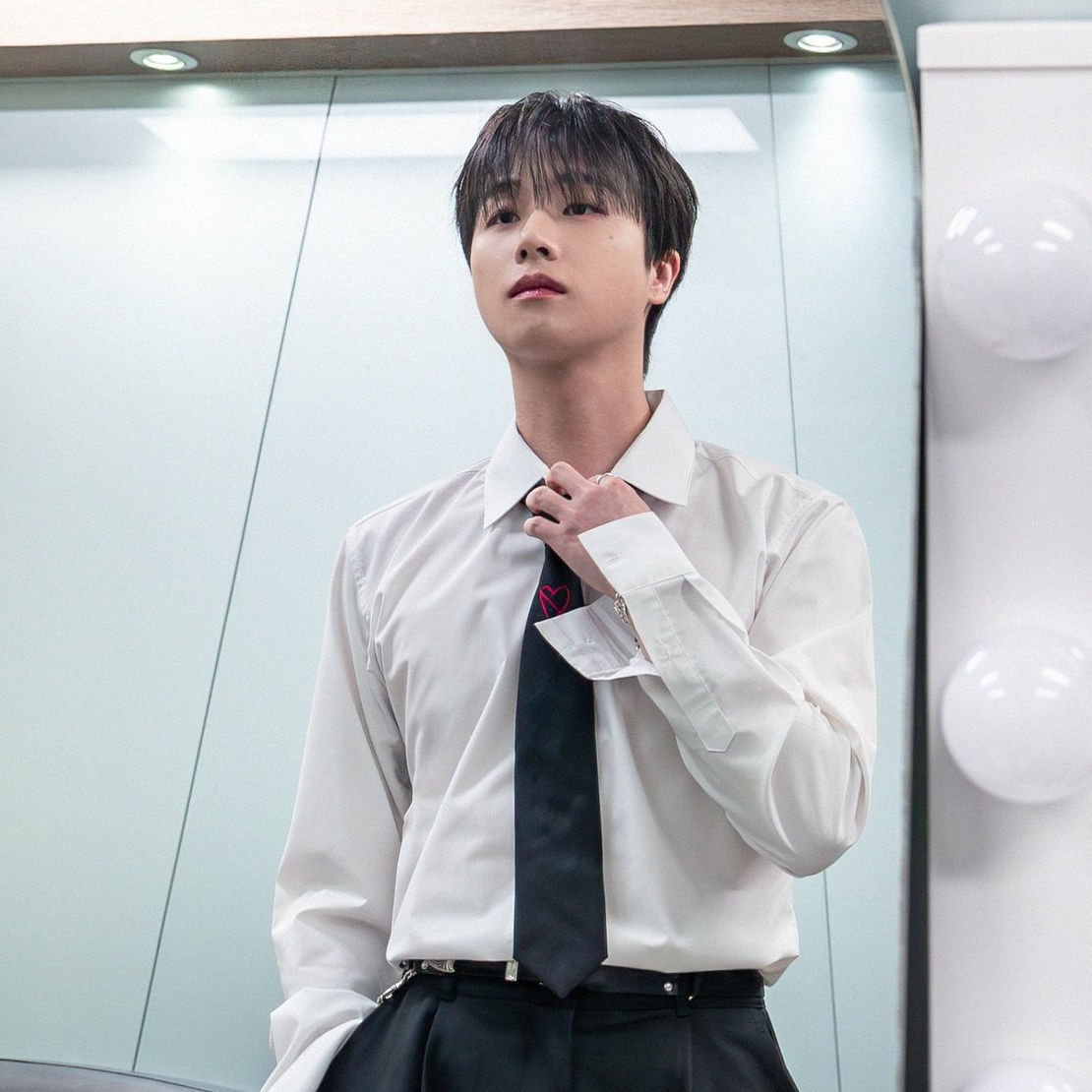 Recent activity shot of JAY (iKON)