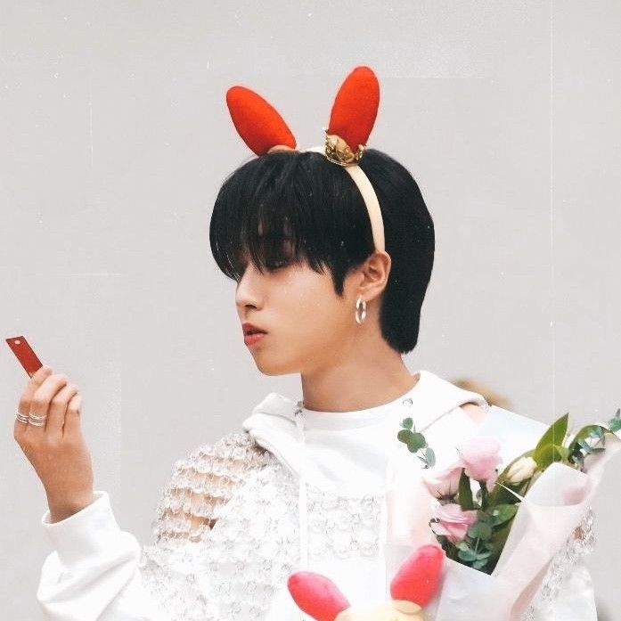 Behind-the-scenes cut of HAN (Stray Kids)