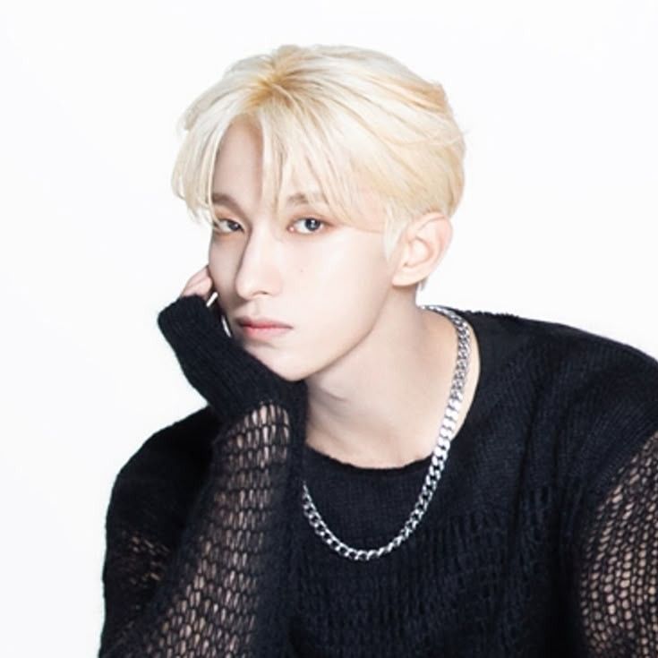 Latest photo of DK (SEVENTEEN)