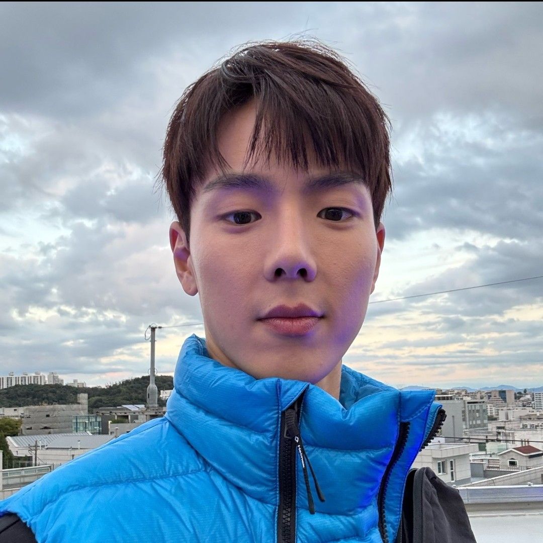Recent activity shot of Shownu (MONSTA X)