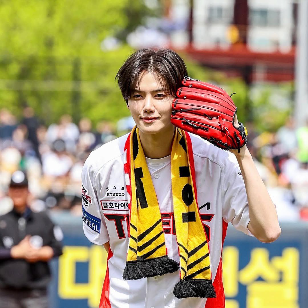 Recent activity shot of Minhee (CRAVITY)
