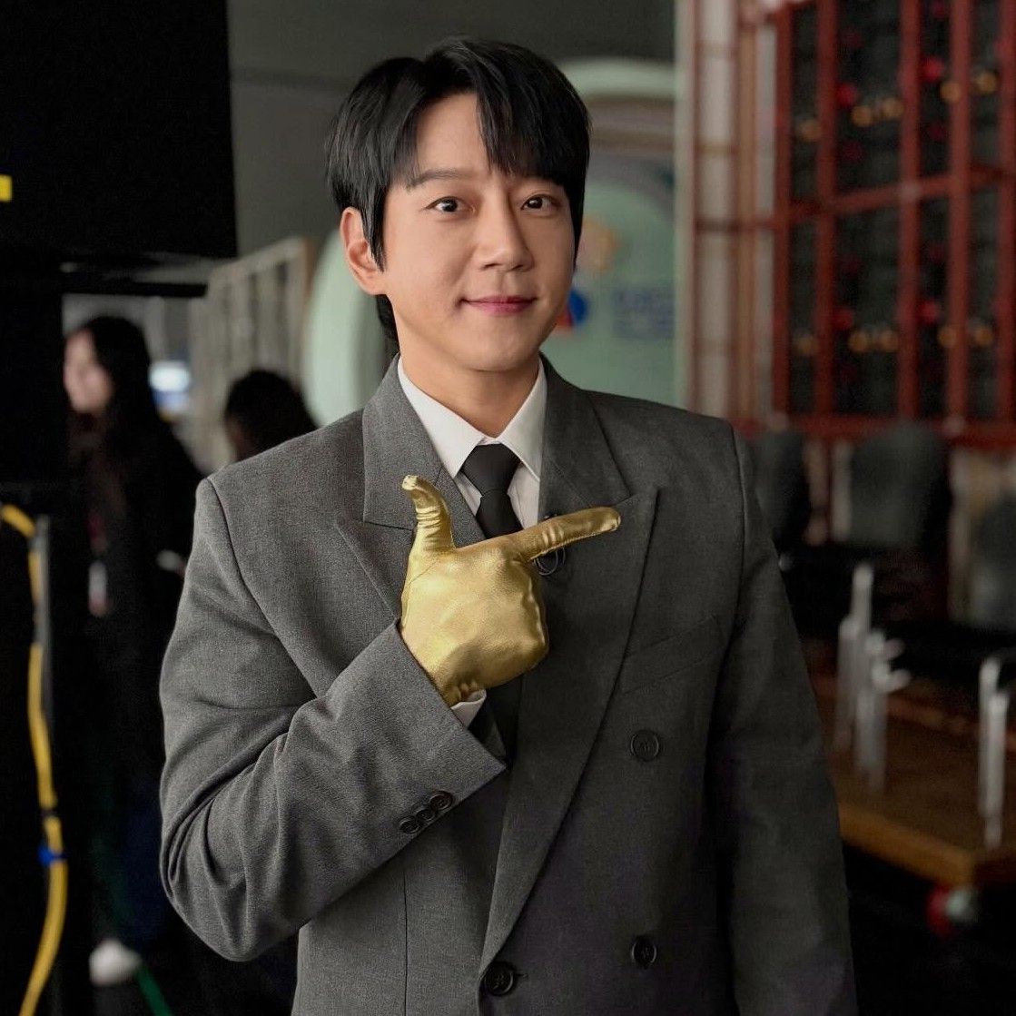 Latest photo of Hwang Chiyeol