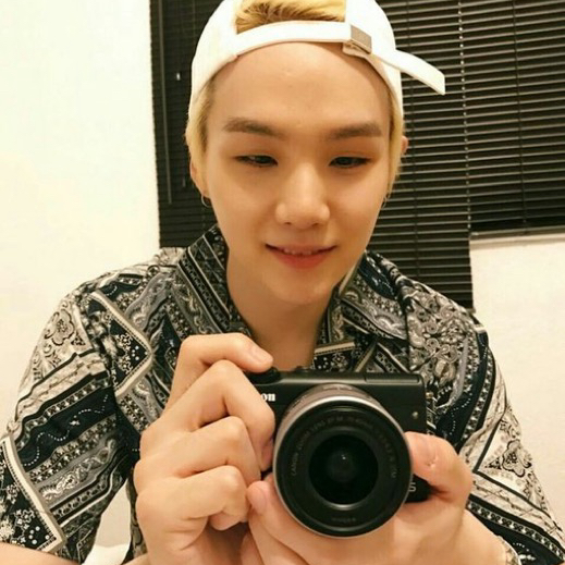 SUGA (防弹少年团)的幕后花絮