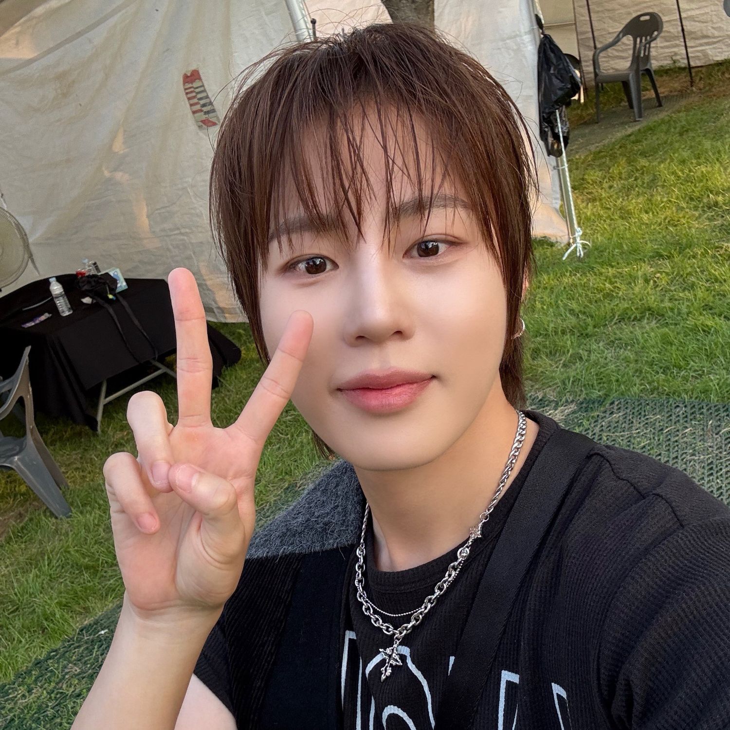 A moment captured by Ha Sungwoon's fan